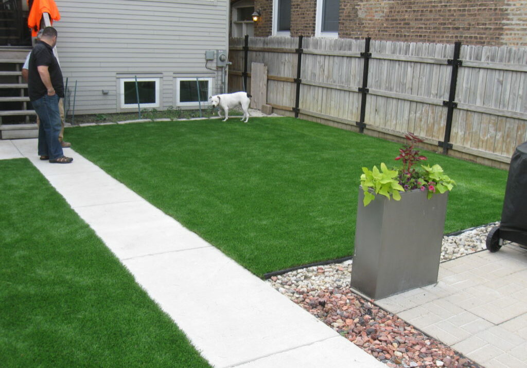 lawns and play spaces082